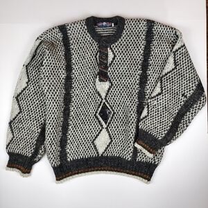 Zolo Club Vintage Chunky Knit Sweater B&W Nordic Style Faux Leather Patch L